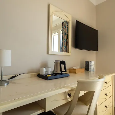 Mediterranee Hotel 3*